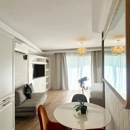 Torri Apartment *